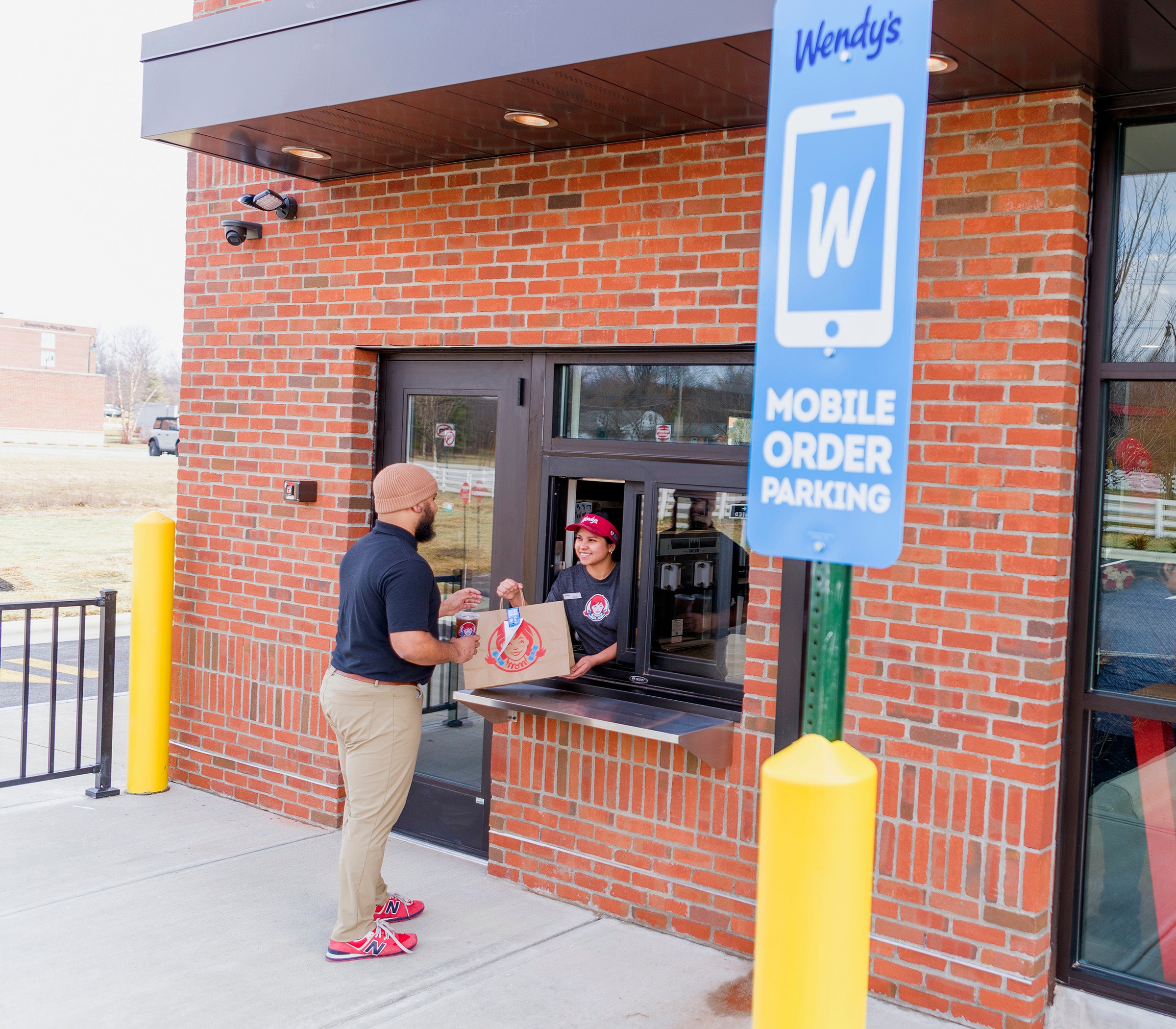 Wendy's Global Next Gen Exterior Mobile Pickup